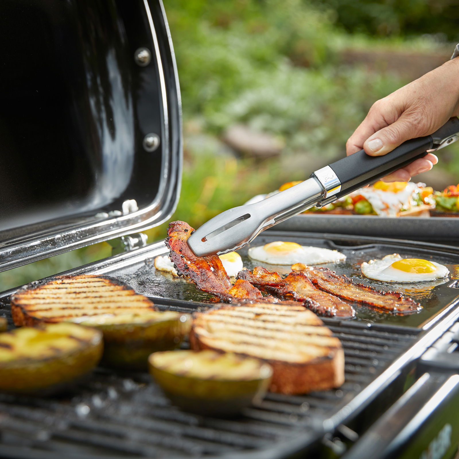 Weber Gasgrill 'Traveller', schwarz Weber Gasgrill 'Traveller', schwarz