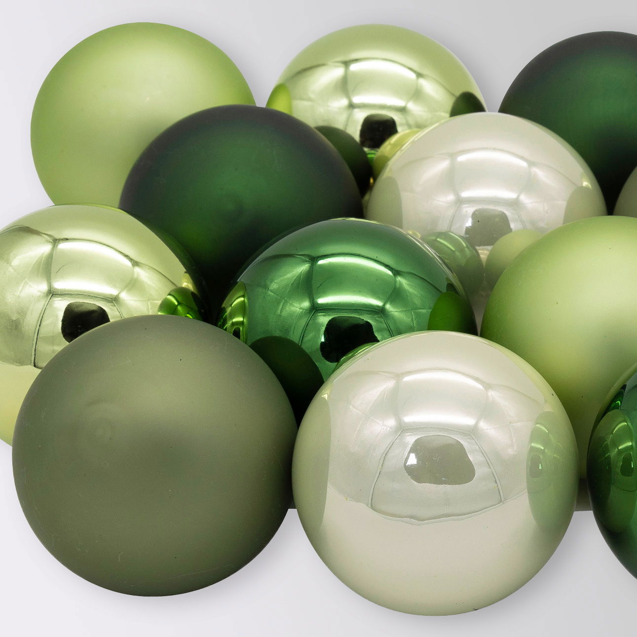 Kugelmix 'Tannengrün', Ø 6 cm, 49 Stück