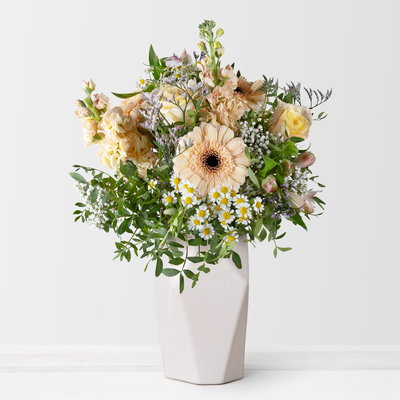 Blumenstrauß 'Celina', handgebunden