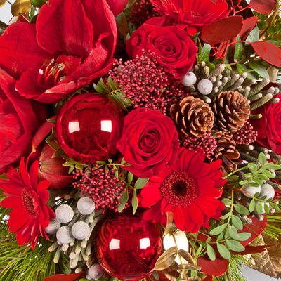 Blumenstrauß 'Weihnachtsglanz', handgebunden