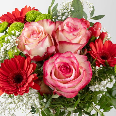 Blumenstrauß 'Double Date' inkl. Herz-Stecker, handgebunden Blumenstrauß 'Double Date' inkl. Herz-Stecker, handgebunden