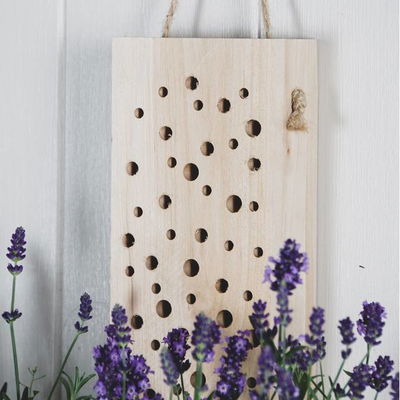Kleines Insektenhotel, natur, Erle, 10 x 6 x H 22 cm Kleines Insektenhotel, natur, Erle, 10 x 6 x H 22 cm