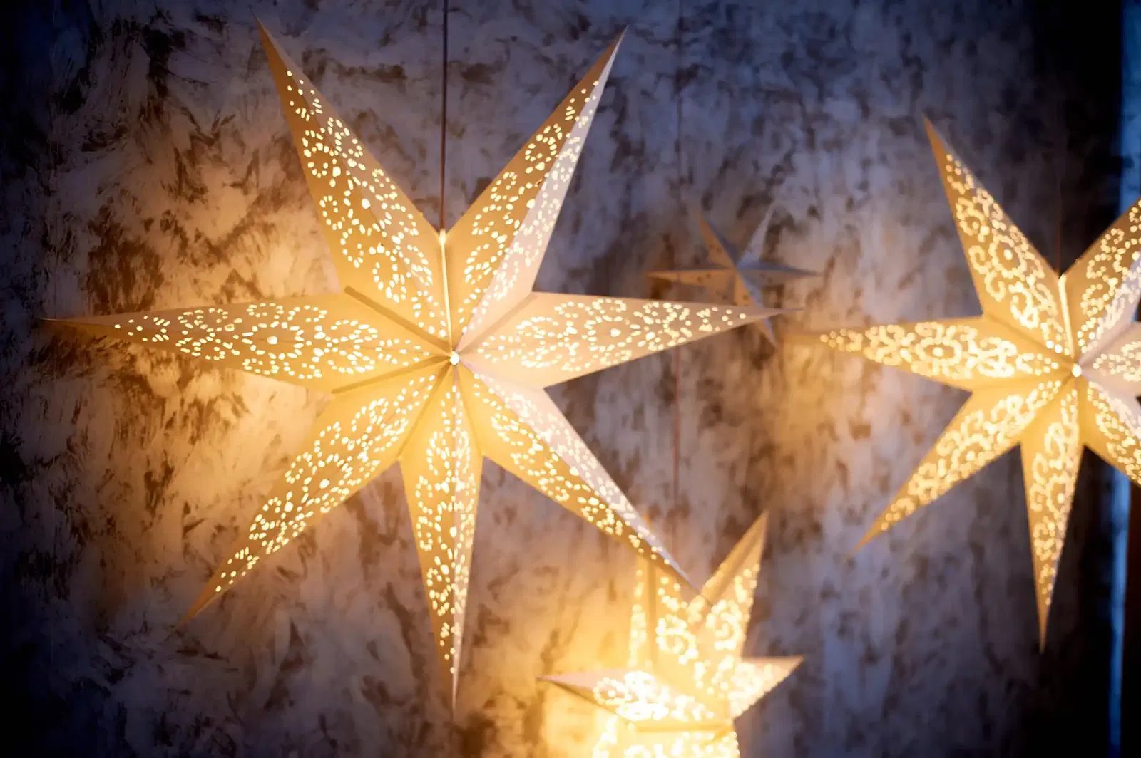 Hängende Lichtsterne  Hängende Lichtsterne