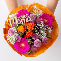 Blumenstrauß 'Orange meets Pink' ink. Stecker 'Beste Mama' handgebunden, Größe M