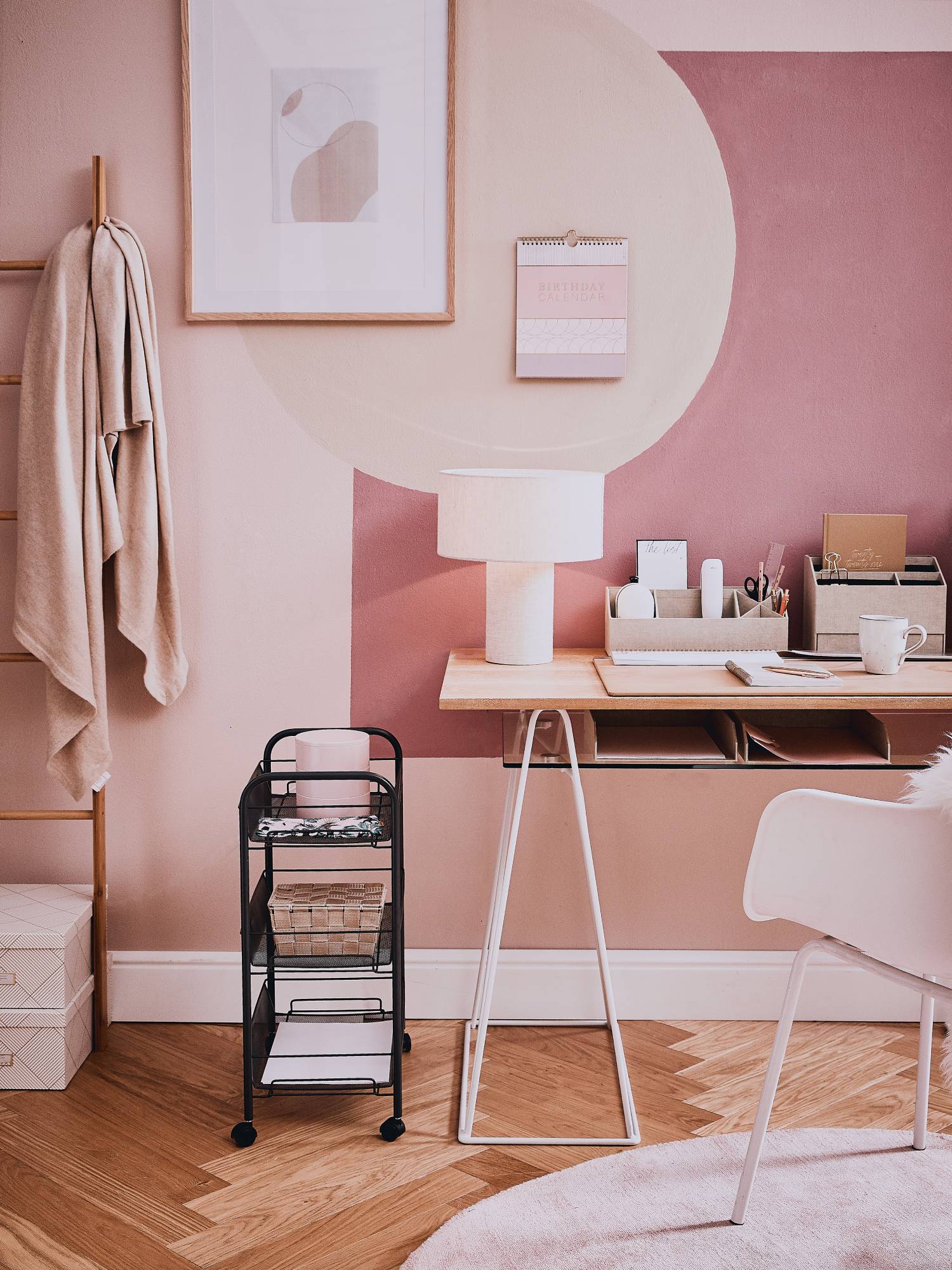 Home Office Einrichtung in rosa Home Office Einrichtung in rosa