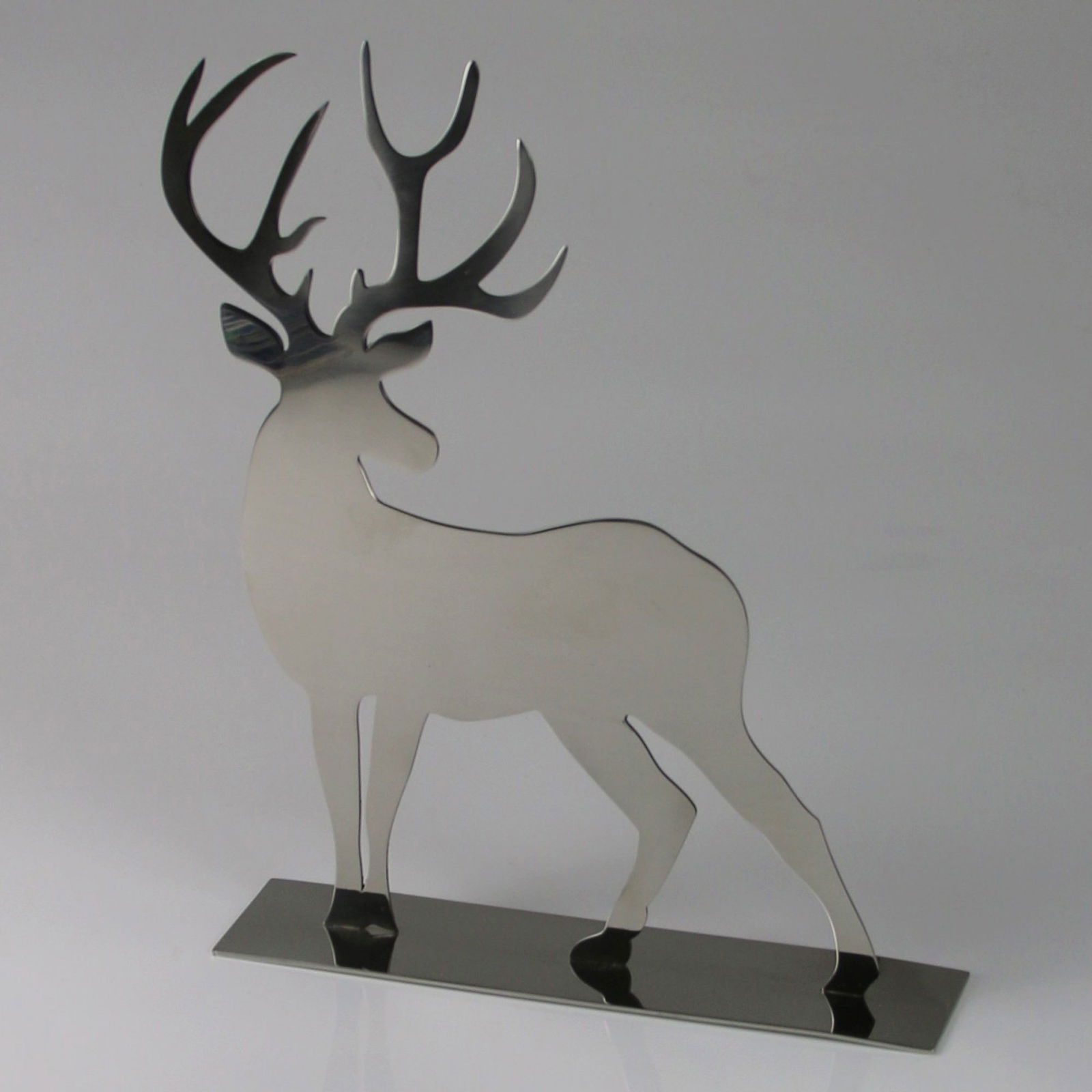 Hirsch, silber, Höhe ca. 25 cm Hirsch, silber, Höhe ca. 25 cm