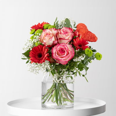 Blumenstrauß 'Double Date' inkl. Herz-Stecker, handgebunden Blumenstrauß 'Double Date' inkl. Herz-Stecker, handgebunden