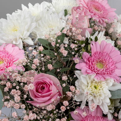 Blumenstrauß 'Prima' rosa, handgebunden Blumenstrauß 'Prima' rosa, handgebunden