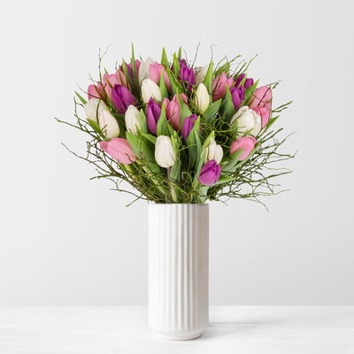 Schnittblumen-Mix aus 30 Tulpen in weiß, rosa & lila mit Heidelbeere