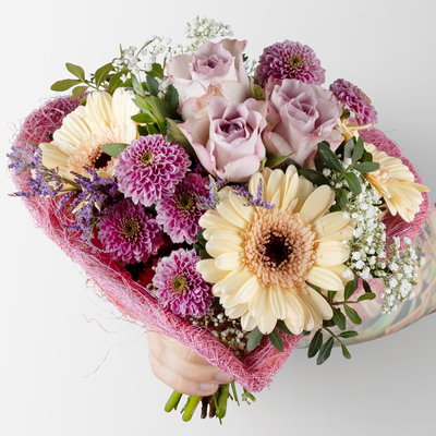 Blumenstrauß 'Lieblingsmensch' apricot, handgebunden